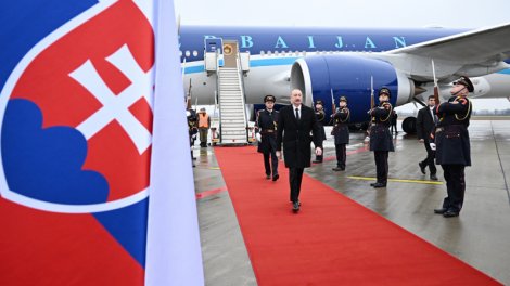 İlham Əliyev Slovakiyaya rəsmi səfərdədir - FOTO