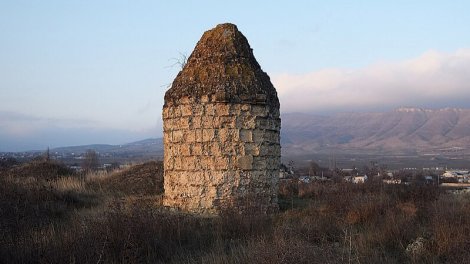 Xocalı türbəsinə bitişik məqbərə yeri aşkar edildi