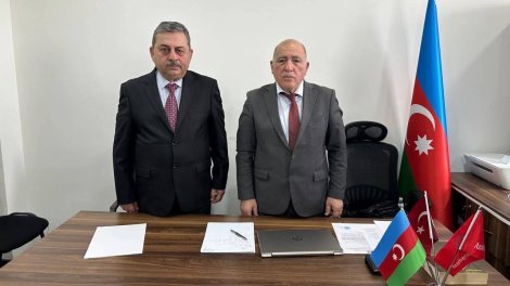 Pənah Hüseyn partiya sədrliyindən istefa verib, Qiyas Sadıqov AXP sədr olub