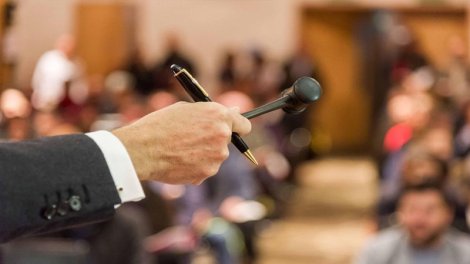 “Azərikard”a məxsus “Toyota Camry” hərraca çıxarılır