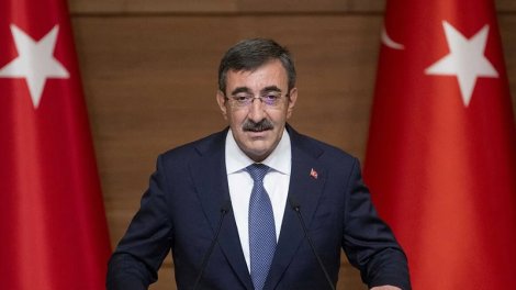 Türkiyənin vitse-prezidenti Azərbaycana gəldi
