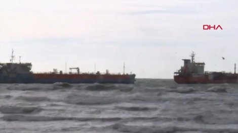 İstanbul sahillərində Azərbaycan bayrağı altında üzən tankerdən həyəcan siqnalı alındı