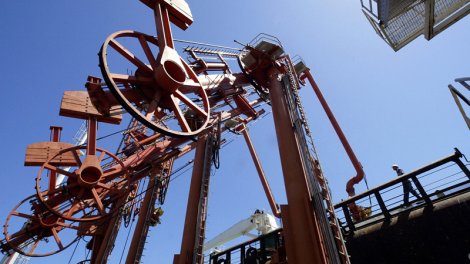 Venesuela Trampın blokadası fonunda neft quyularını bağlayır