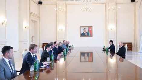 İlham Əliyev ABŞ nümayəndə heyətini qəbul etdi - FOTO