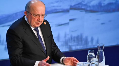 Aİ Müdafiə Komissarı Avropadakı ABŞ qoşunlarını öz ordusu ilə əvəz etməyi təklif edir