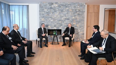 İlham Əliyev Davosda Məsrur Bərzani ilə görüşdü - FOTO