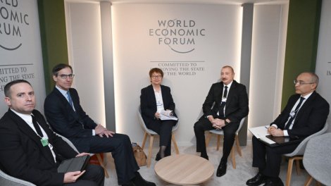 İlham Əliyev AYİB Prezidenti ilə görüşdü