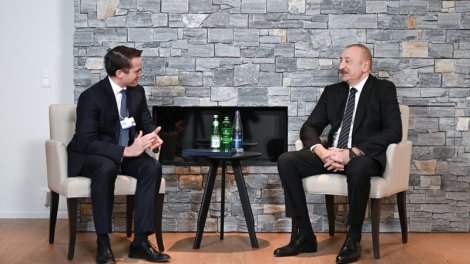 İlham Əliyev Davosda "Brookfield Asset Management" şirkətinin prezidenti ilə görüşdü - FOTO