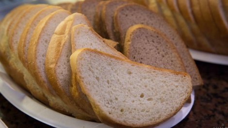 Diyetoloqlar çörəyi dondurucuda saxlamağı tövsiyə edir: Səbəb nədir?