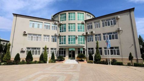 "Azərterminalkompleks"ə məxsus mikroavtobus neçəyə satılıb?