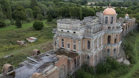 Britaniyada Bukingem sarayından da böyük tərk edilmiş iqamətgah var - VİDEO