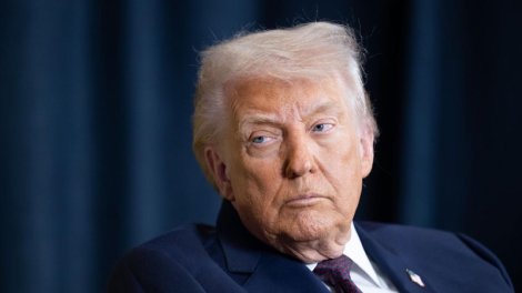 Trampın ABŞ-dakı reytinqi rekord aşağı səviyyəyə düşdü - "Reuters"