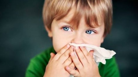 Uşaqlarda mütəmadi burun axmasına səbəb nədir?