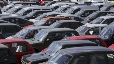 Rusiyada 25 il ərzində ilk dəfə olaraq minik avtomobillərinin sayı azalıb