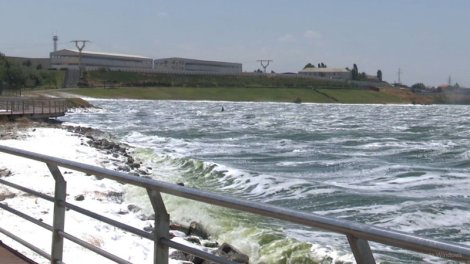 Böyükşor gölündə köpüklənmənin altında dayanan problem - VİDEO