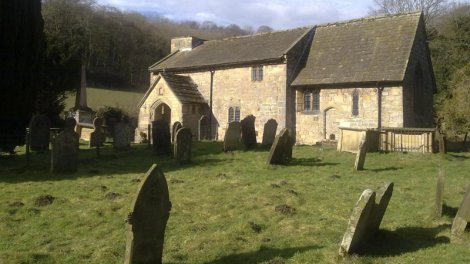 Böyük Britaniyada "sehirli" kənd: Nadir tarixi kilsə...