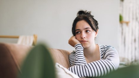 "Yaxşı uşaq" sindromu: Psixoloq yetkin həyatı məhv edən 11 vərdişi açıqladı