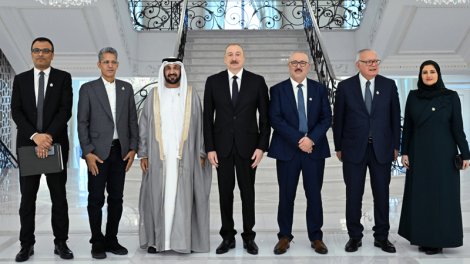 
İlham Əliyev Ərəb Parlamentinin prezidentinin başçılıq etdiyi nümayəndə heyətini qəbul etdi - FOTO