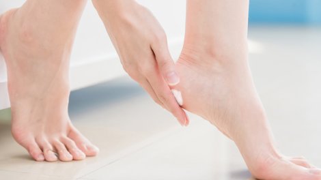 Ayaqlarda keyimə bu vitaminin çatışmazlığından xəbər verə bilər