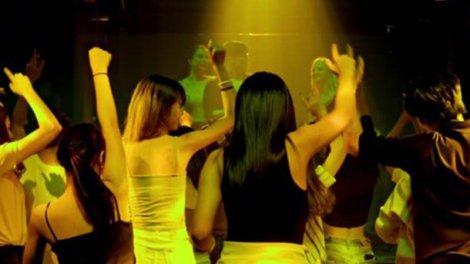 Bakıda &ldquo;pub&rdquo;da çəkdiyi əxlaqsız videoları paylaşdı - Həbs olundu