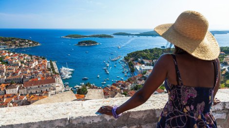 Yalnız izdiham və isti deyil: Avropada yay tətilindən imtina etmək üçün 10 səbəbi