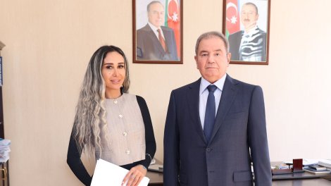 Azərbaycan mətbuatında İLK: Rəqəmsal əkiz müsahibə verib