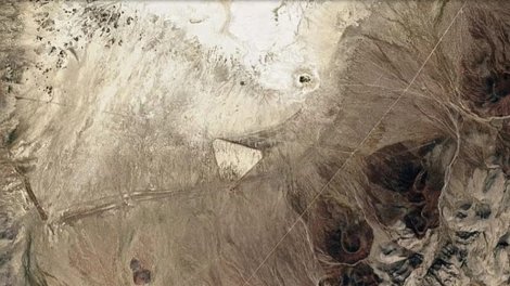 "Google Earth"də görünən nəhəng üçbucağın sirri nədir?