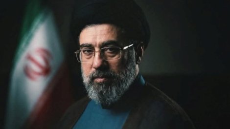 "Xameneyi komadadır"