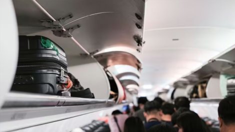 Ekspert uçuş zamanı baqajla bağlı 3 pis vərdişi açıqladı