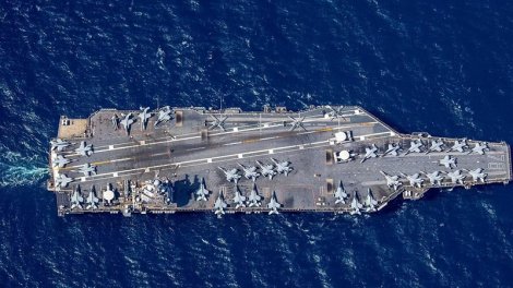Üzən hava bazası: "Abraham Lincoln" hər gün yüzdən çox döyüş uçuşu həyata keçirir