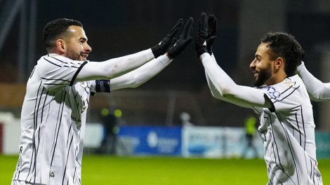 Emin Mahmudov Qurban Qurbanova çatdı