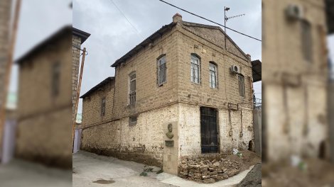 Bakıxanovun doğulduğu evin bir hissəsi uçdu (VİDEO)