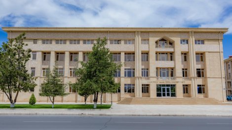 İcra hakimiyyəti 351 min manatlıq skamya və dirək alır