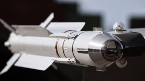 "Politico": Fransa müharibə iqtisadiyyatına hazırlaşır