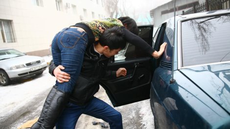 19 yaşlı qızı qaçırmaqda şübhəli bilənən 4 nəfər saxlanıldı