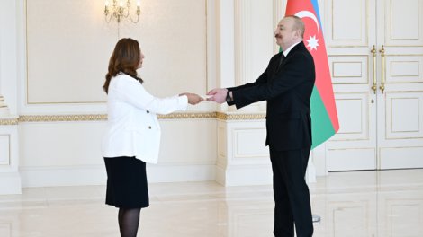 İlham Əliyev yeni səfirləri qəbul etdi - YENİLƏNİB