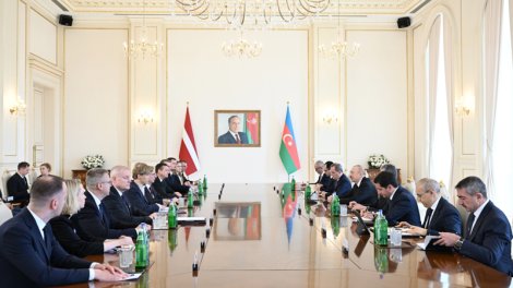 Prezidentlərin geniş tərkibdə görüşü keçirildi- YENİLƏNİB