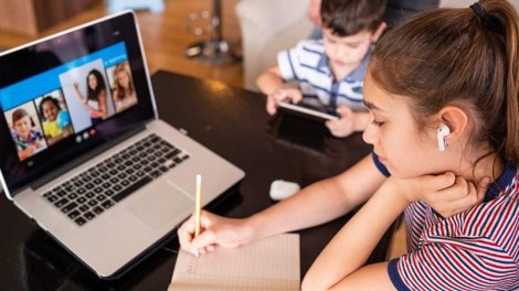 Rəqəmsal təhsil sürətlə yayılır