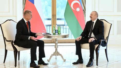 İlham Əliyevin Çexiyanın Baş naziri ilə təkbətək görüşü keçirildi- YENİLƏNİB