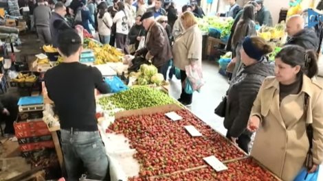 İstixana meyvələri bazarı zəbt etdi: Alıcılar necə aldadılır? - VİDEO