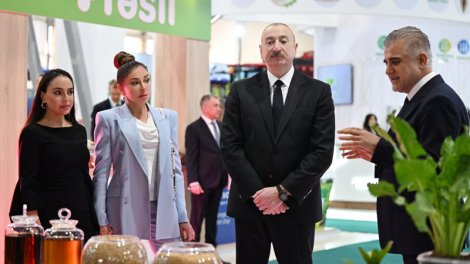 Prezident və birinci xanım "Caspian Agro Week" və "InterFood Azerbaijan" sərgiləri ilə tanış oldu
