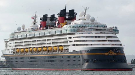 "Disney" kruiz gəmisinin işçiləri uşaq pornoqrafiyası yaydıqlarına görə həbs olundu