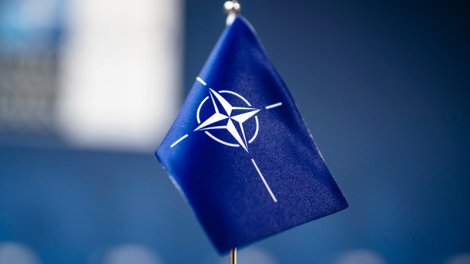 NATO admiralı: Bizim daha çox raket, mərmi və HHM sistemlərinə ehtiyacımız var