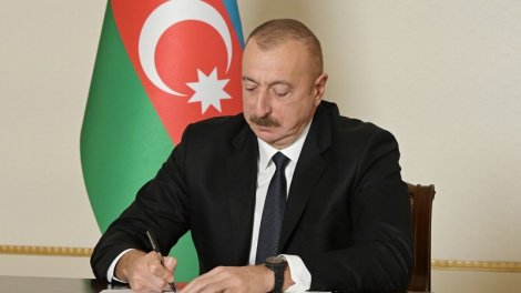 Prezident bu şəxsləri təltif etdi