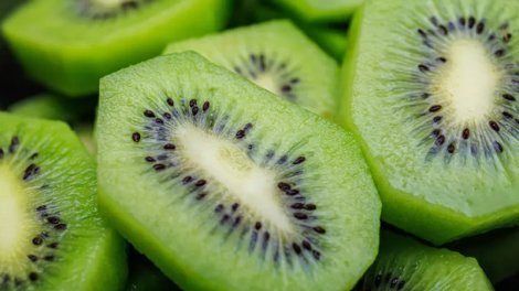 Diyetoloq kividən daha çox C vitamini olan 6 qidanın adını açıqladı