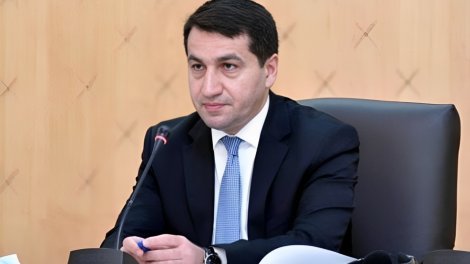Hikmət Hacıyev jurnalistlərə təşəkkür etdi
