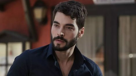 Akın Akınözü ekranlara qayıdır