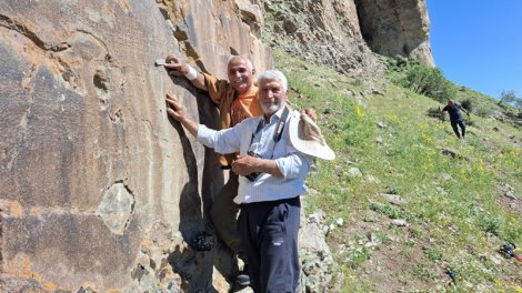 Azərbaycanda 2 800 il yaşı olan qayaüstü yazı aşkar edildi - FOTO