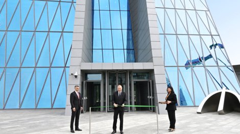 Prezident Mərkəzi Bankın yeni binasının açılışında iştirak etdi - FOTO