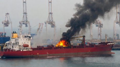 Azov dənizində azərbaycanlıların olduğu gəmilər vuruldu - Ölənlər var